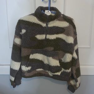 Camo fleece half zip
